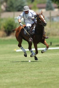 Marc Ganzi of Valiente works the ball downfield.  Photo by Louisa Davidson