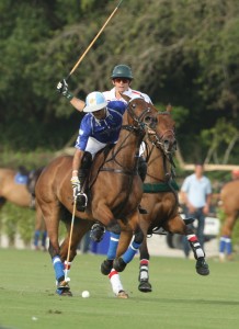 Adolfo Cambiaso with the ball, Julio Arellano in pursuit.  Cambaiso scored eight goals in the 14-13 Valiente win. (Photo by Alex Pacheco)