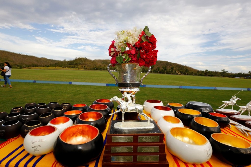 Trophy table for the XVII Agua Alta 2016