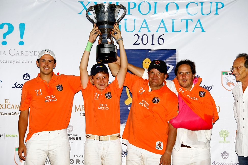 Winner of Agua Baja 2016 (6 goals) Santiago Holschneider, Giancarlo Brignone, Guillermo Steta and Diego Solorzano